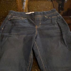 Pull on dark wash Levi’s